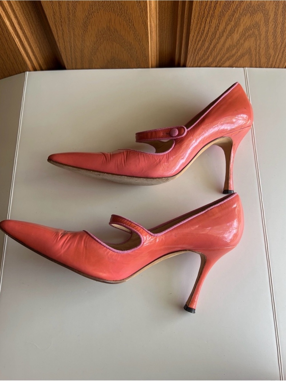 Manolo Blahnik Bubblegum Pink Patent Leather
Mary Jane Pumps EU 38.5 - Picture 7 of 9
